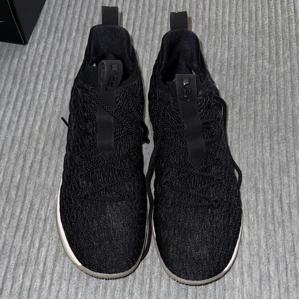 Nike LeBron 15 Low in the Black/Metallic Gold/Phantom colorway. - Picture 2 of 5